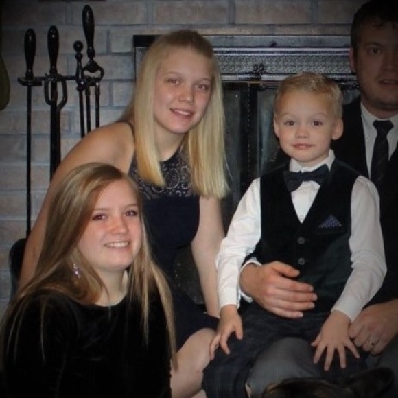 Meet your Posher, Stephanie - Picture 1 of 1